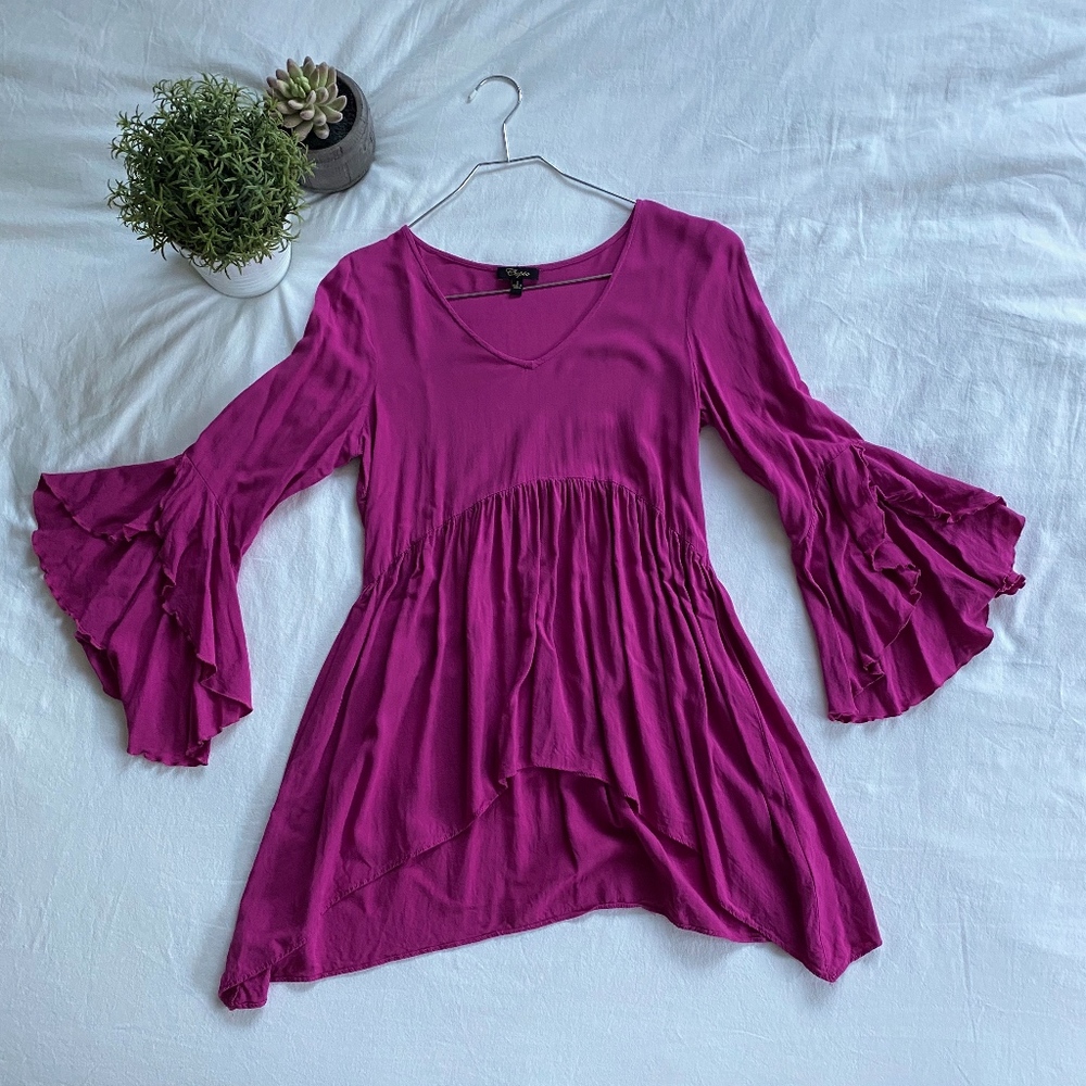 Cupio High-Low Belle-Sleeve Blouse (magenta)
